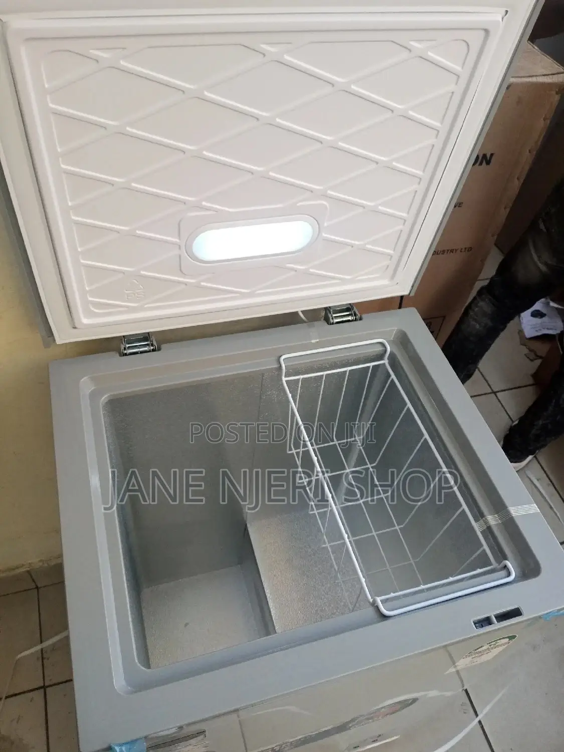 Vitron 99 Liters Deep Freezer