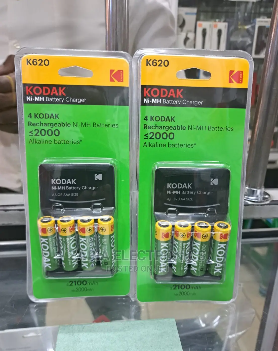 Kodak AA Reachargeable 4batteries and Charger 