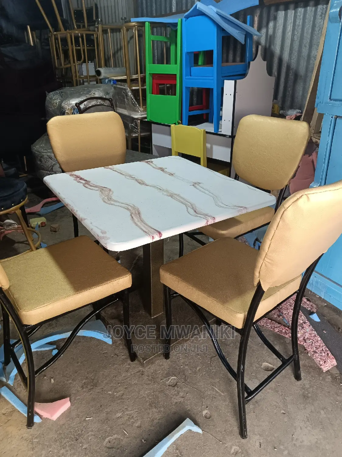 Restaurant Gold Chairs With Square Table