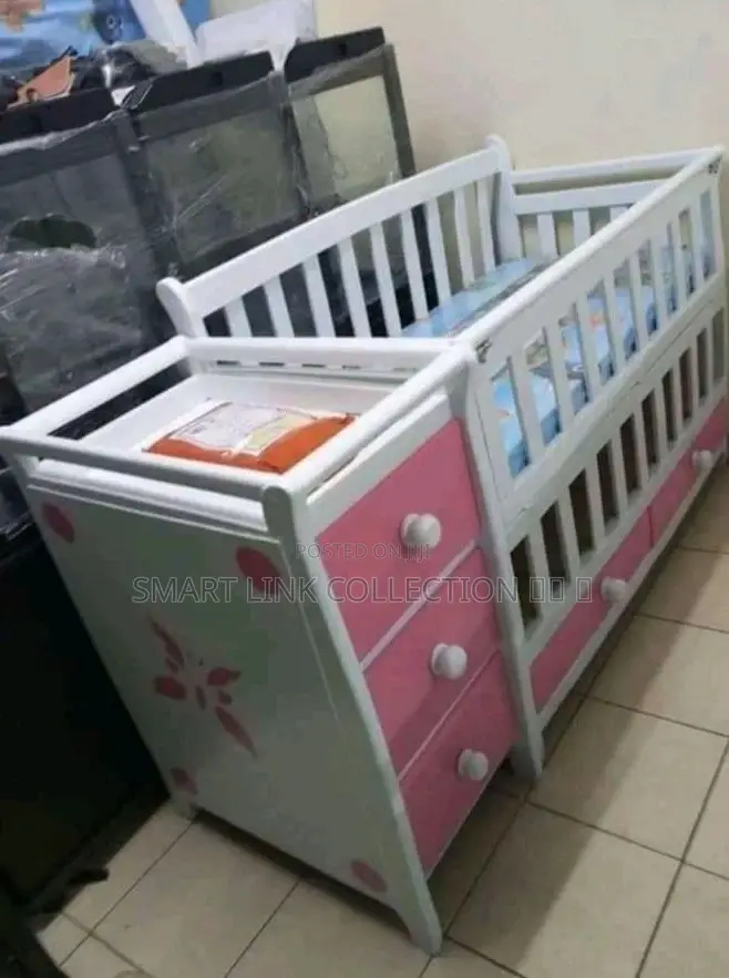Full Baby Cot With a Chest Drawers,Mattress,Net,Cot Bumper