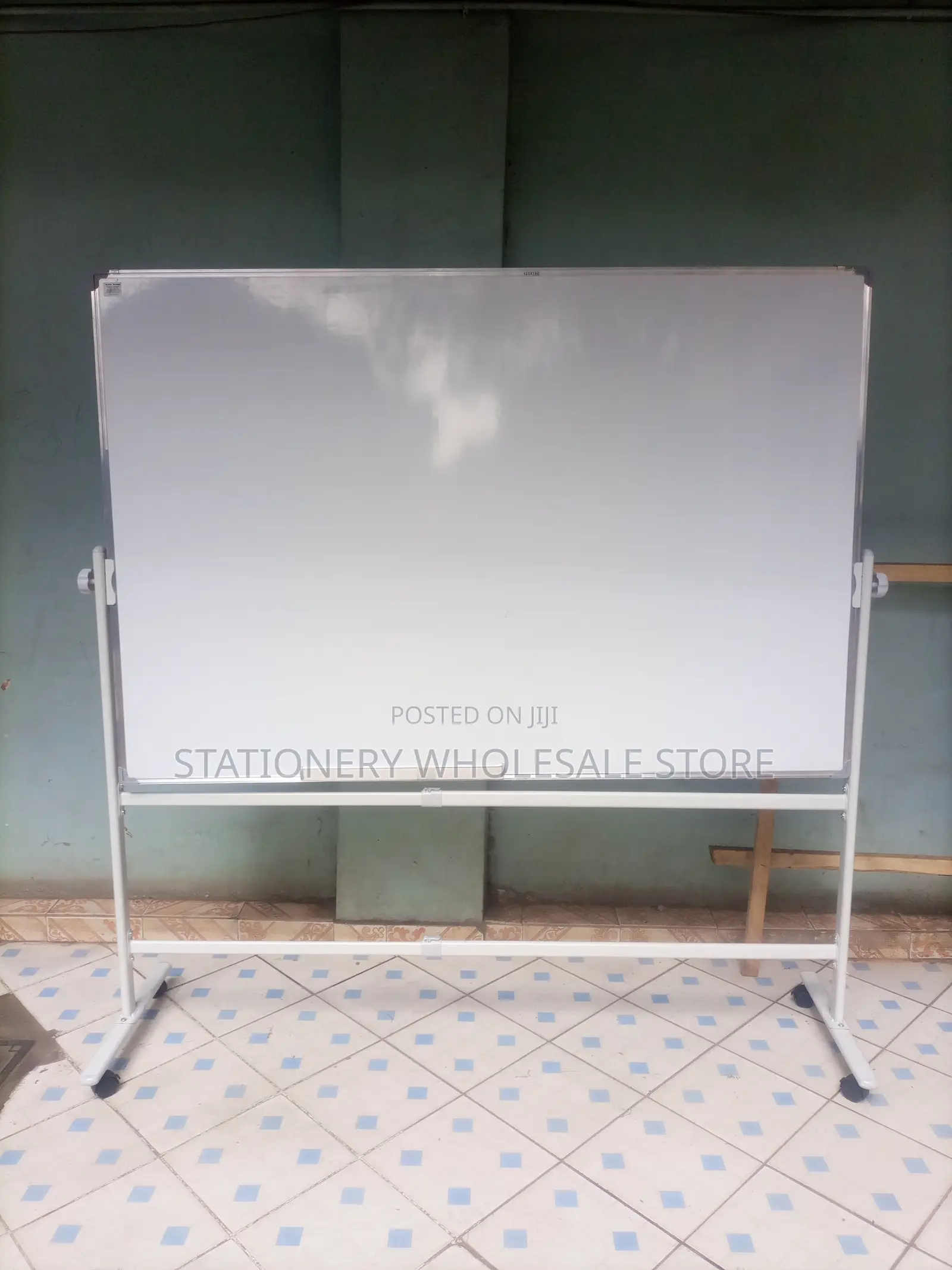 White Board With Wheeled Stand 6ft X 4ft for Office