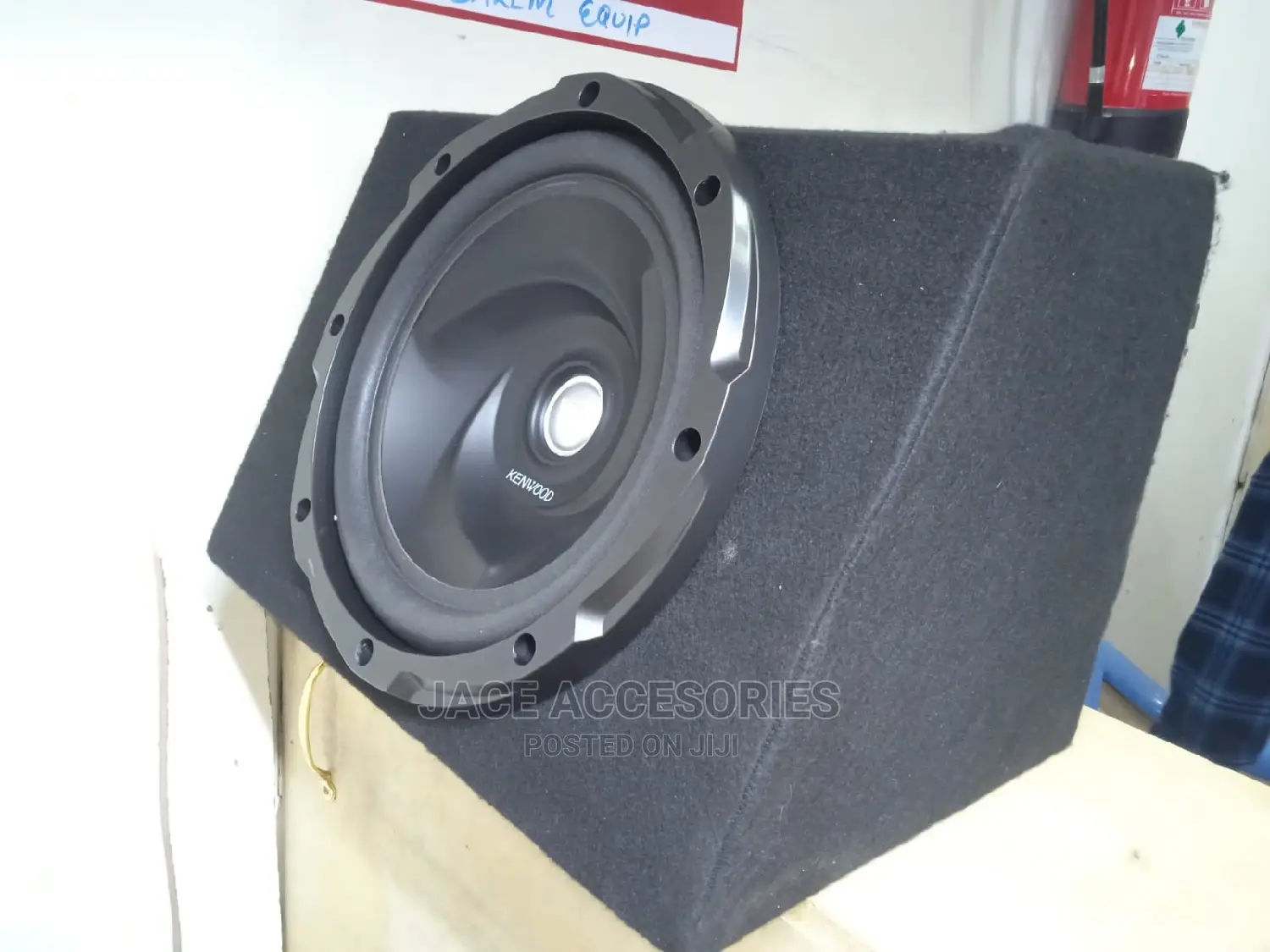 Cabinet With Kenwood 1000w