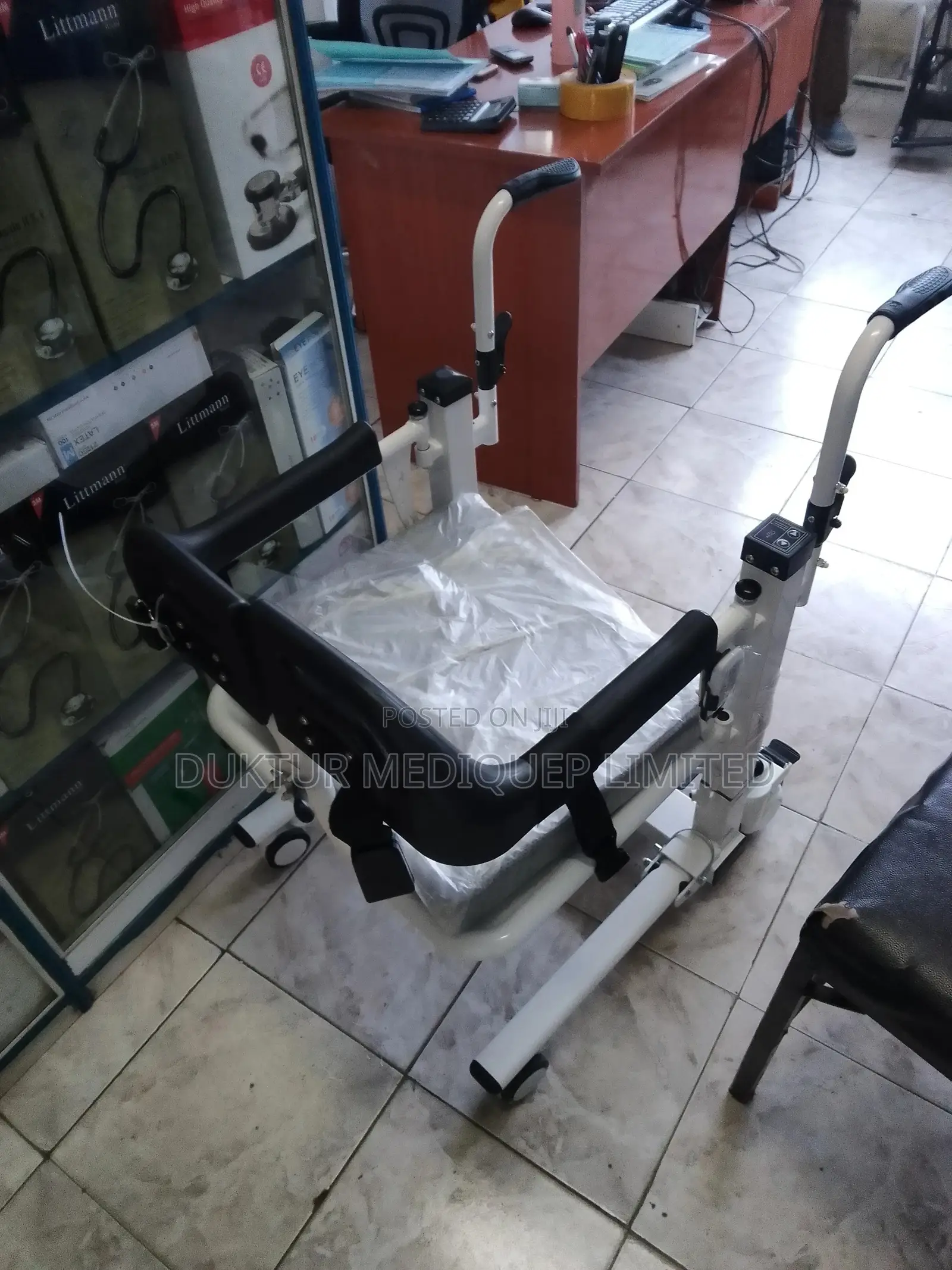 Electric I-Move Patient Transfer Chair