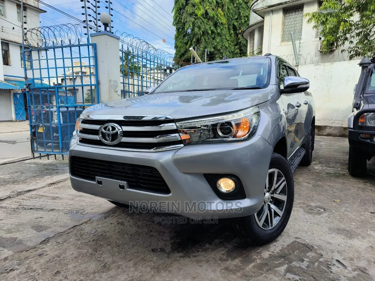 Toyota Hilux 2016 Gray