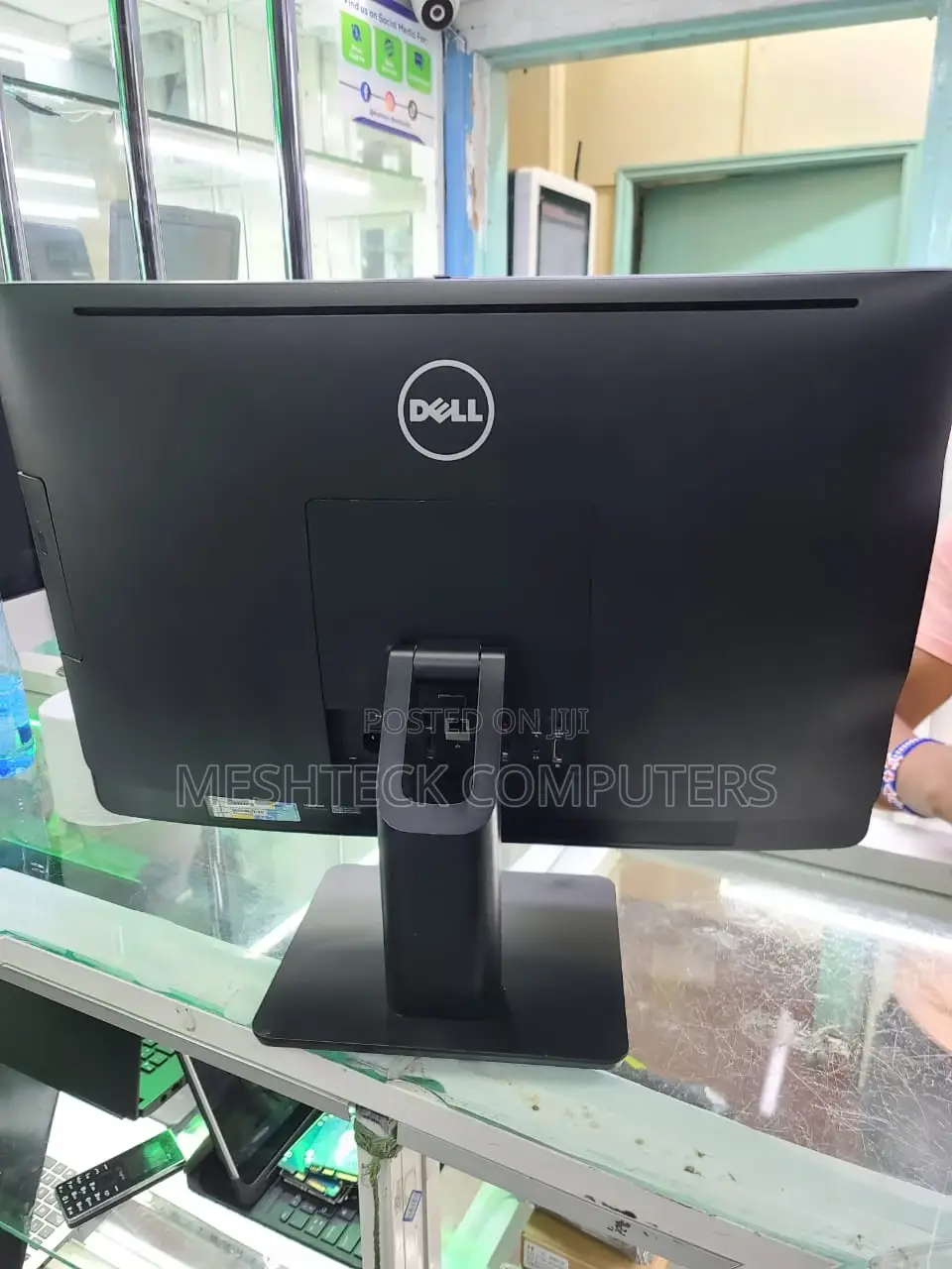 22 Inches Dell Monitor