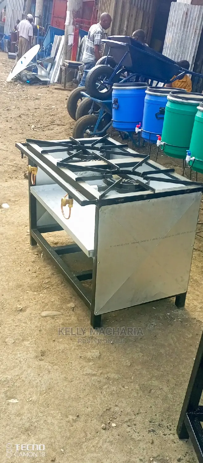 Closed Two Burner Gas Grill Jikos