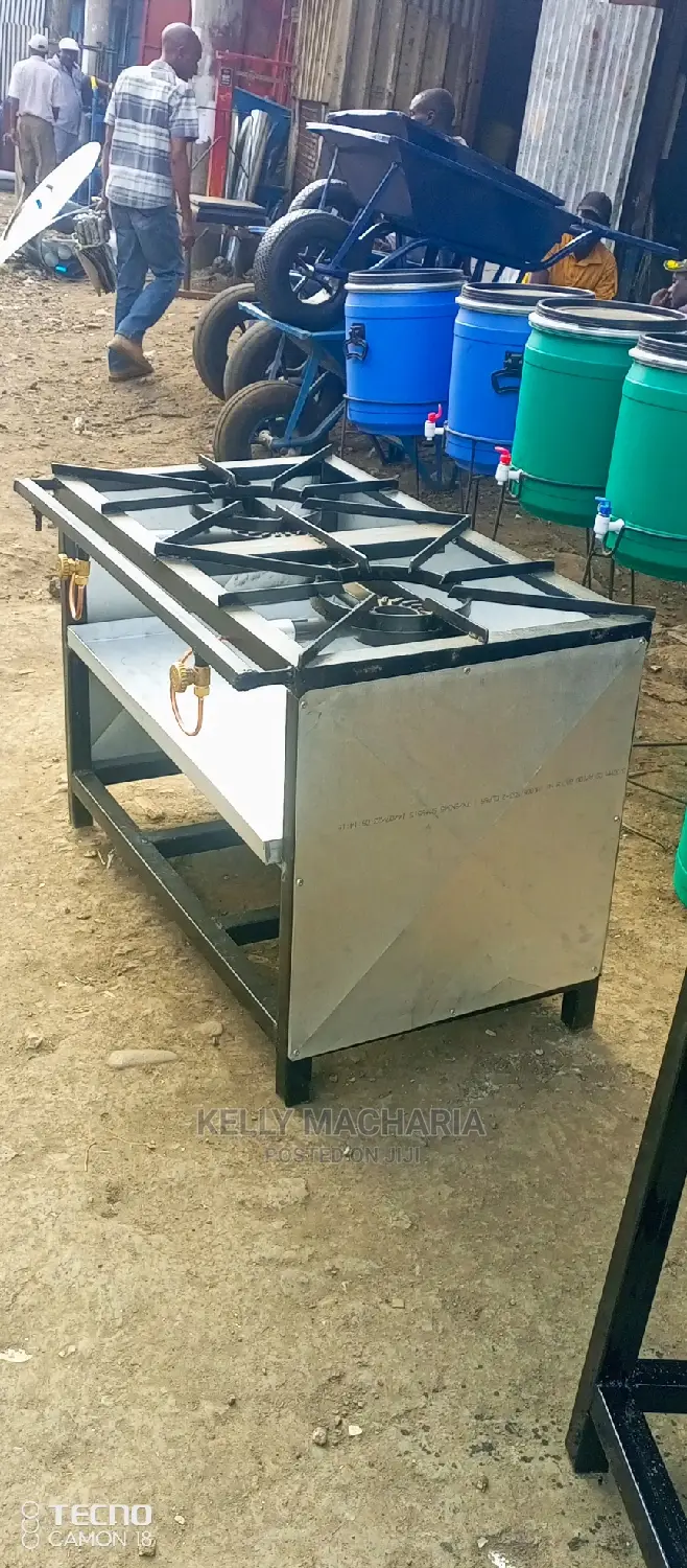 Closed Two Burner Gas Grill Jikos