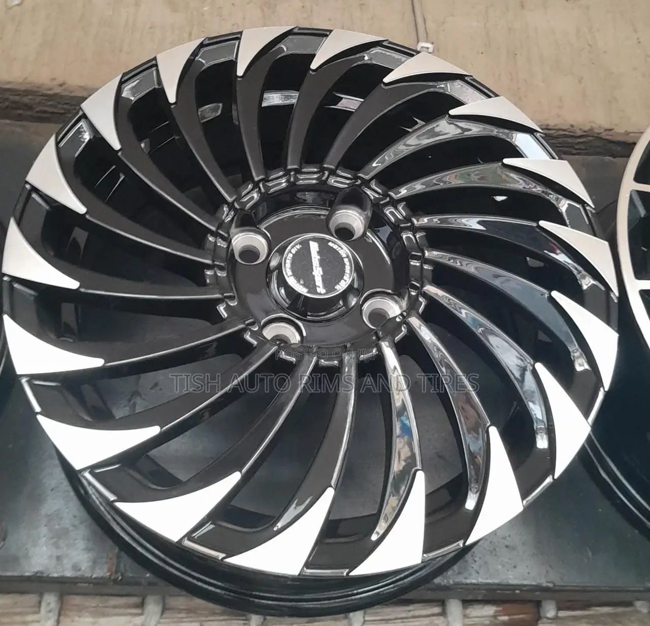 Black Silver Rims 15 Inch Toyota Filder, Axio