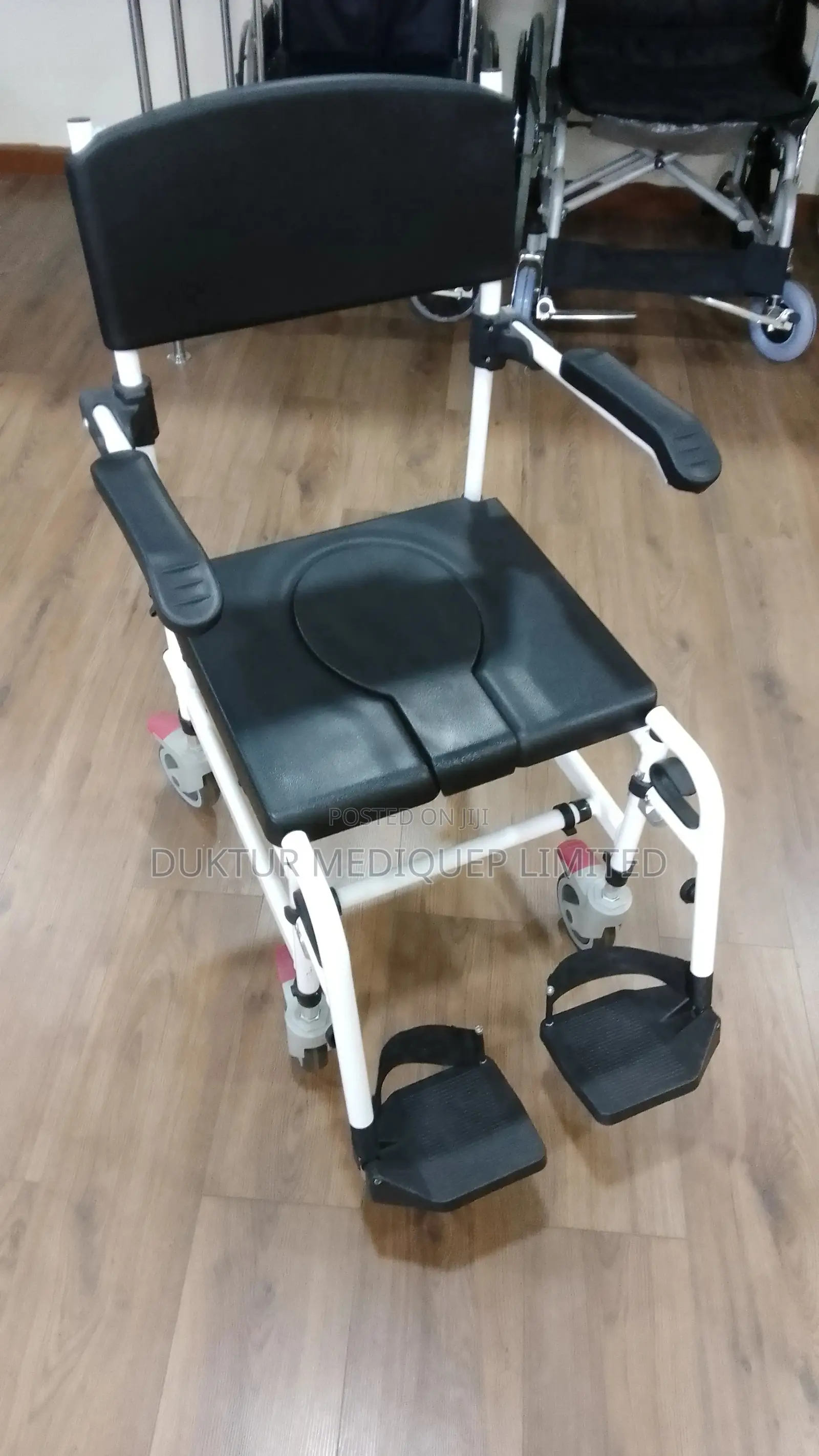 Heavy Duty Toilet Commode Wheelchair/ Shower Chair