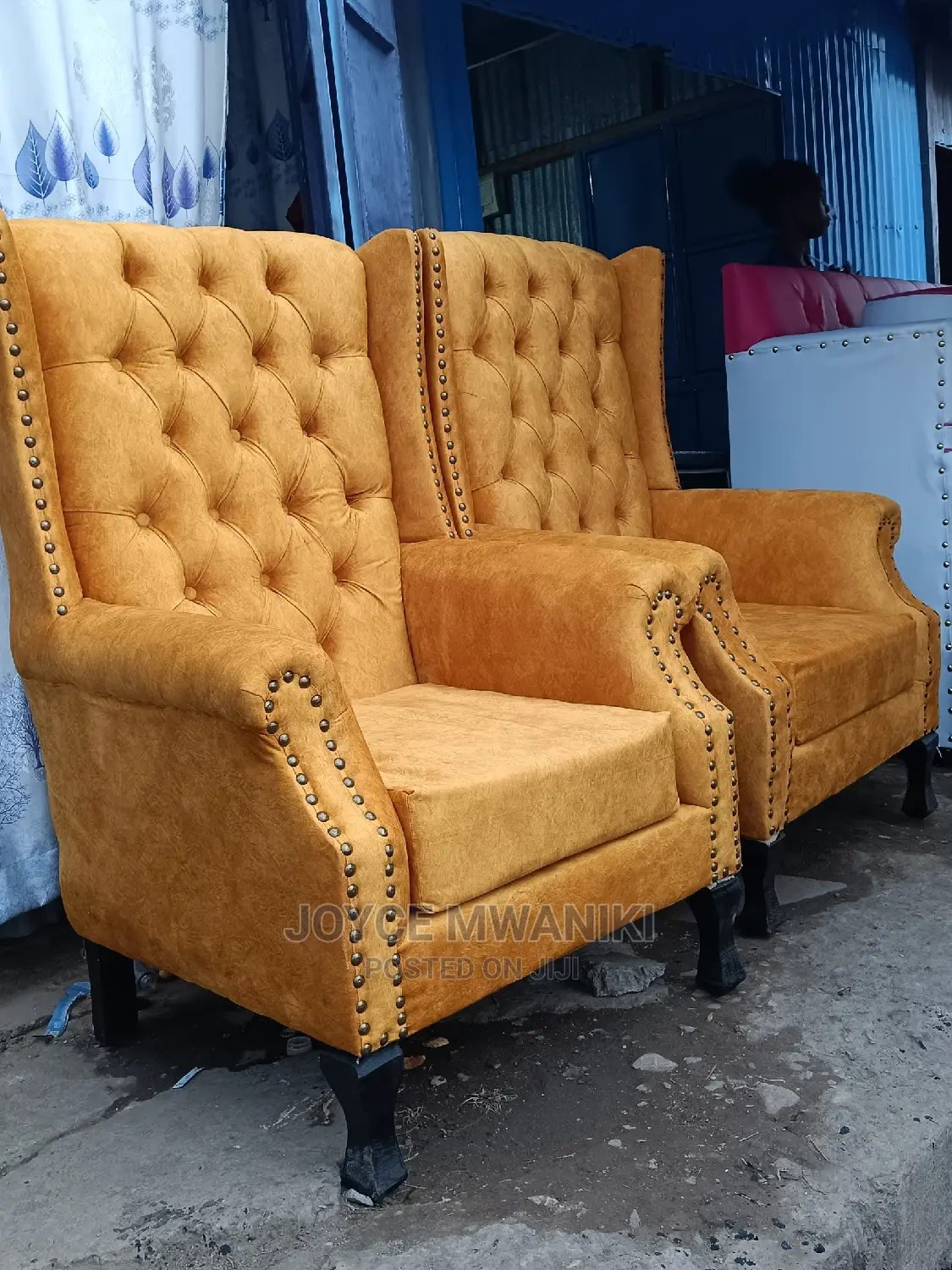 King Chairs Gold in Colour