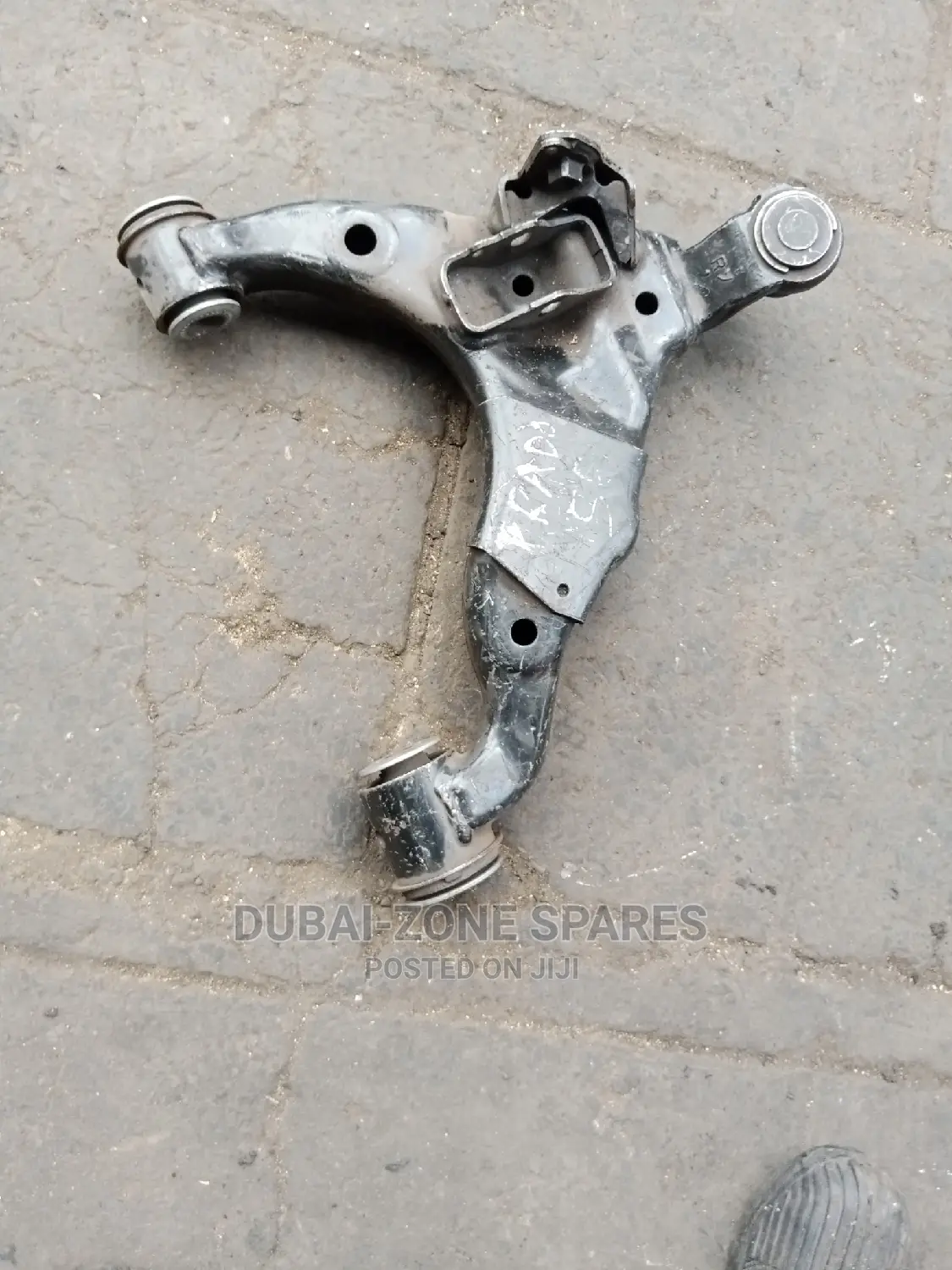 Prado J150 Lower Control Arms With Link and Without Link.