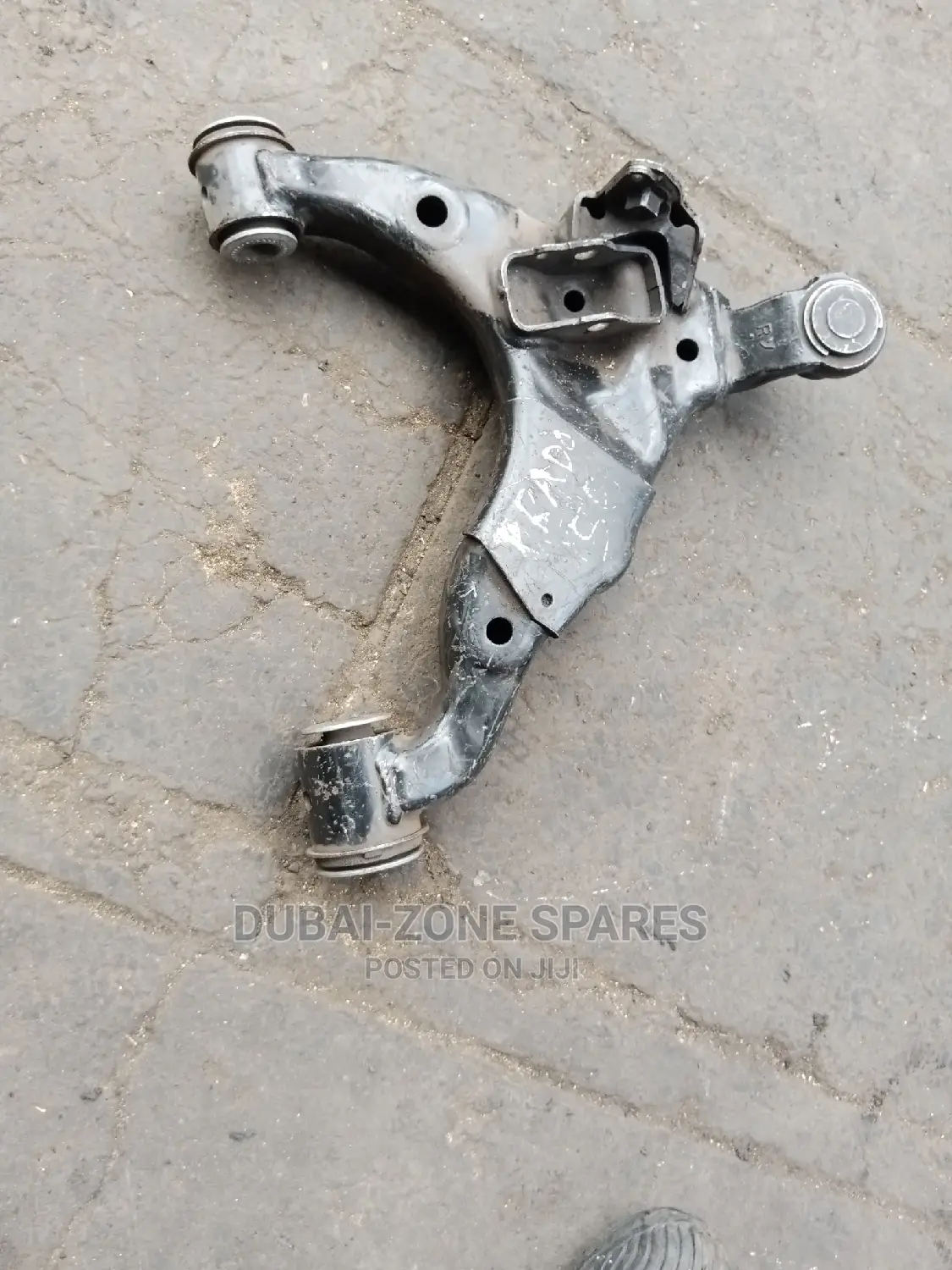 Prado J150 Lower Control Arms With Link and Without Link.