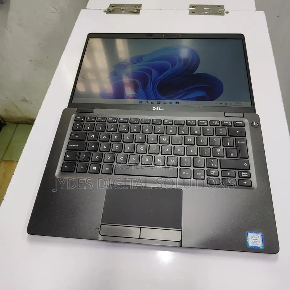 Laptop Dell Latitude 5300 8GB Intel Core I7 SSD 256GB