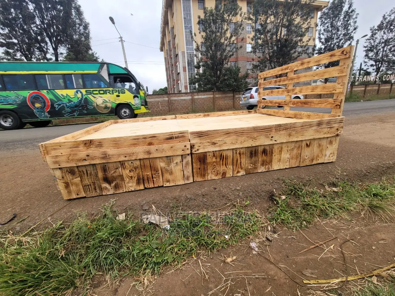 Pallet Bed- 4*6 Detachable Bed (TCI)