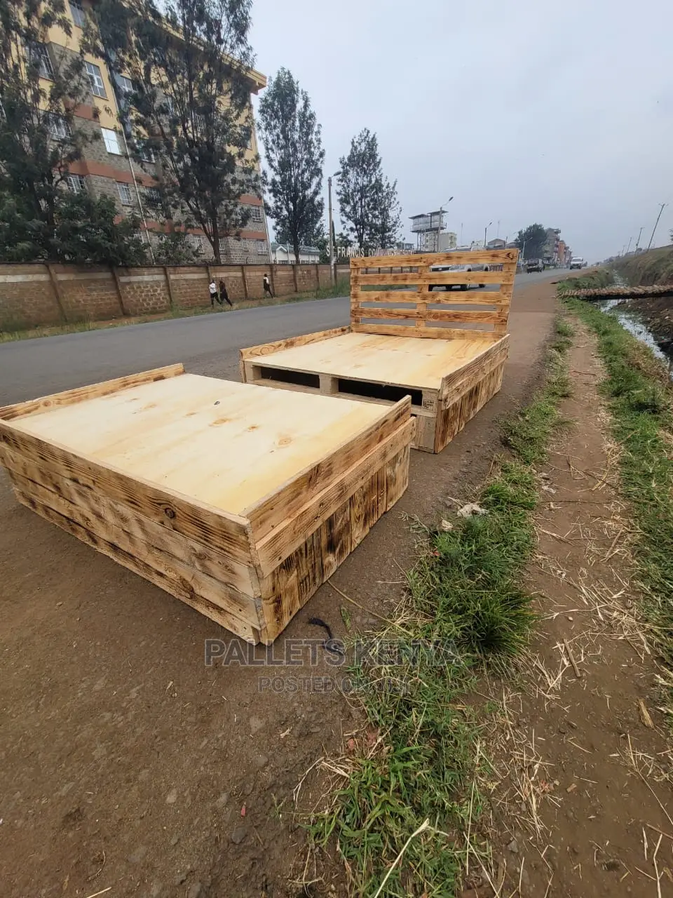 Pallet Bed- 4*6 (Detachable 009)