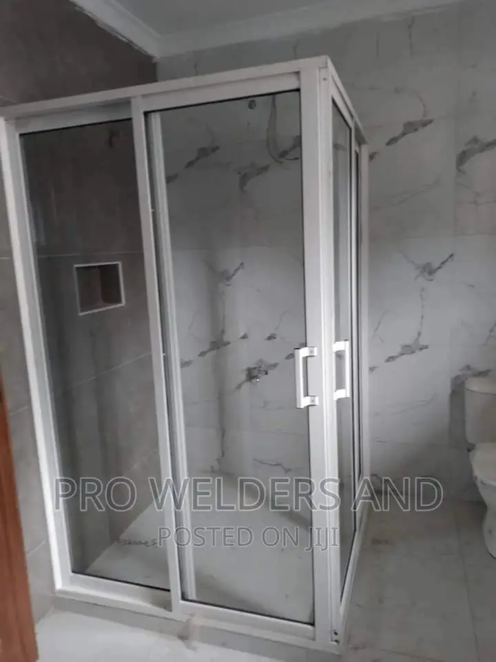 Alluminium Shower Cubicle