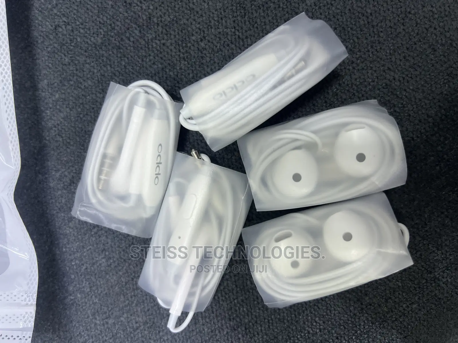 Oppo Wired Earphones.