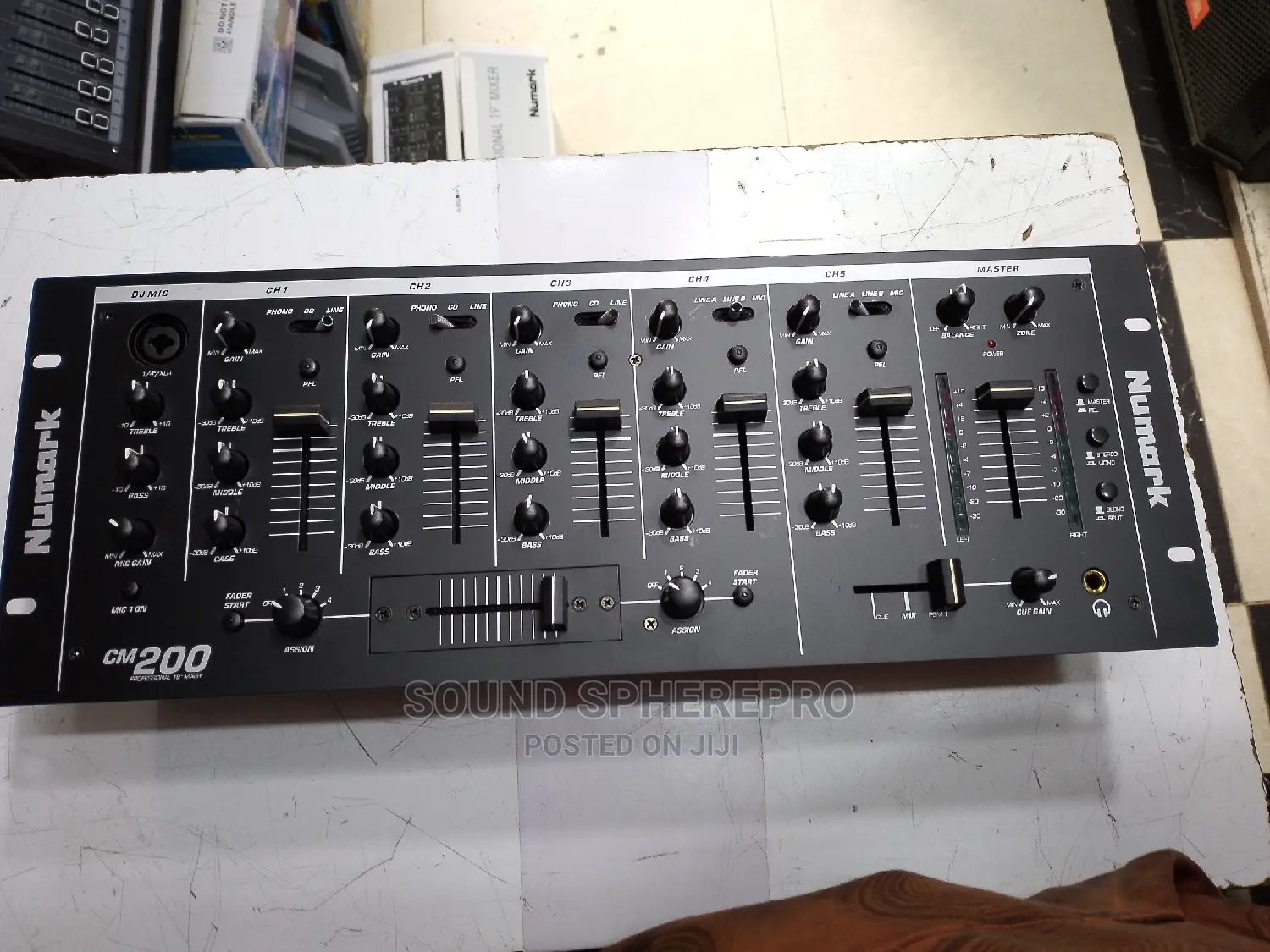 Numark CM 200 DJ Mixer