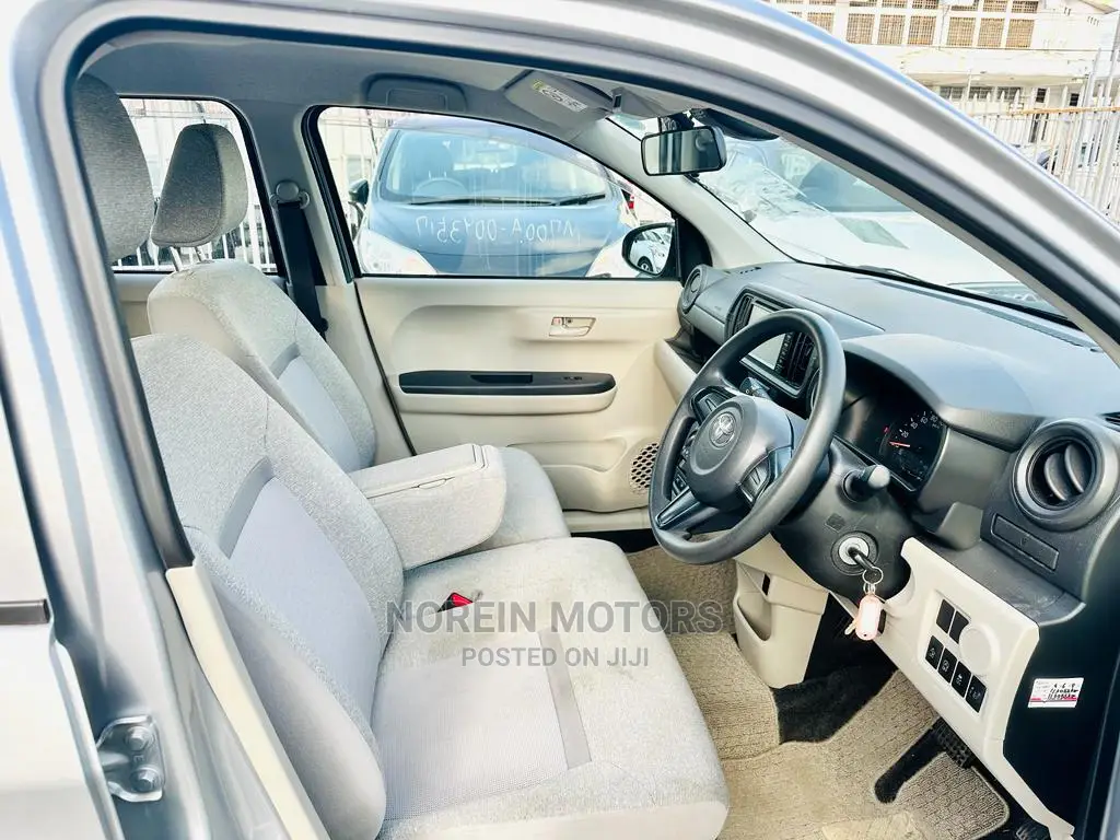 Toyota Passo 2016 Silver