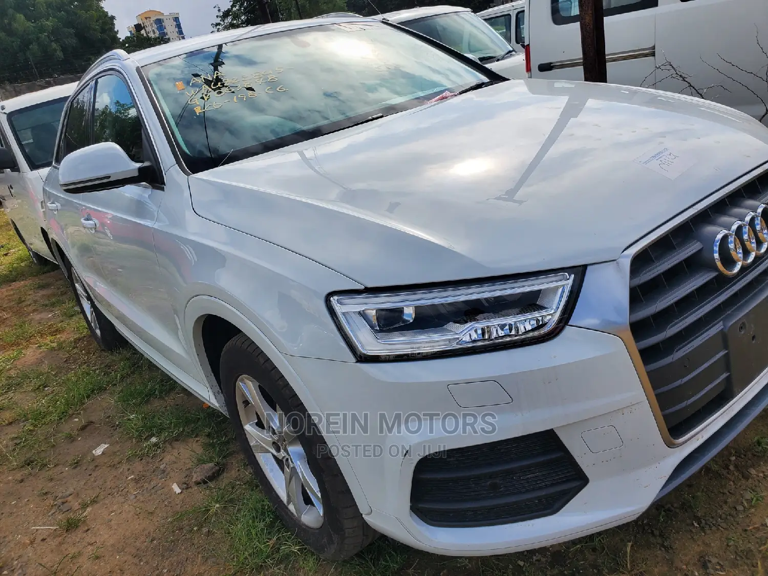 Audi Q3 2016 Off white