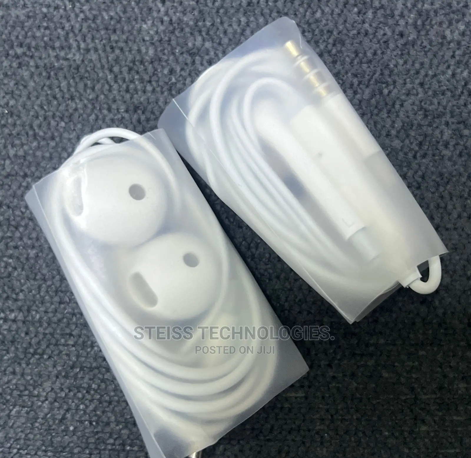 Oppo Wired Earphones.