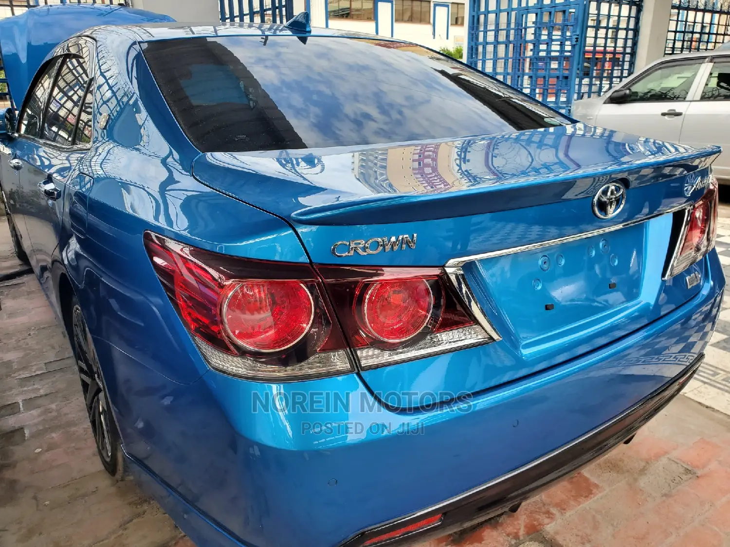 Toyota Crown 2017 Blue