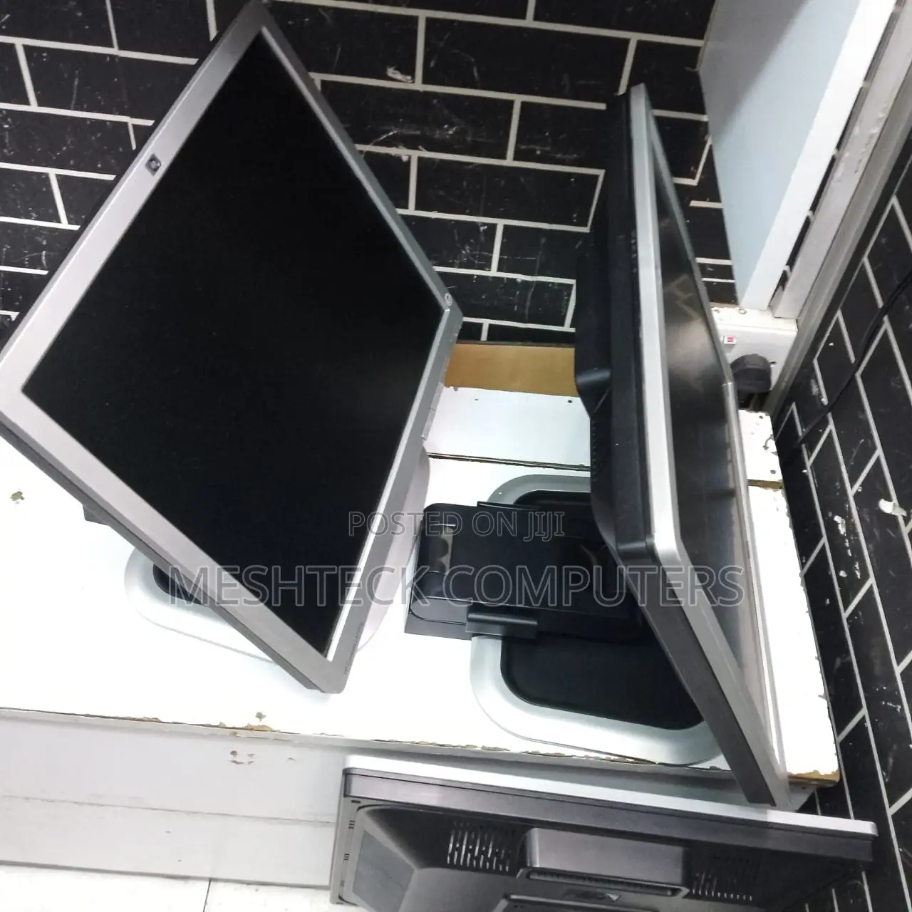 HP 19 Inches Computer Monitor