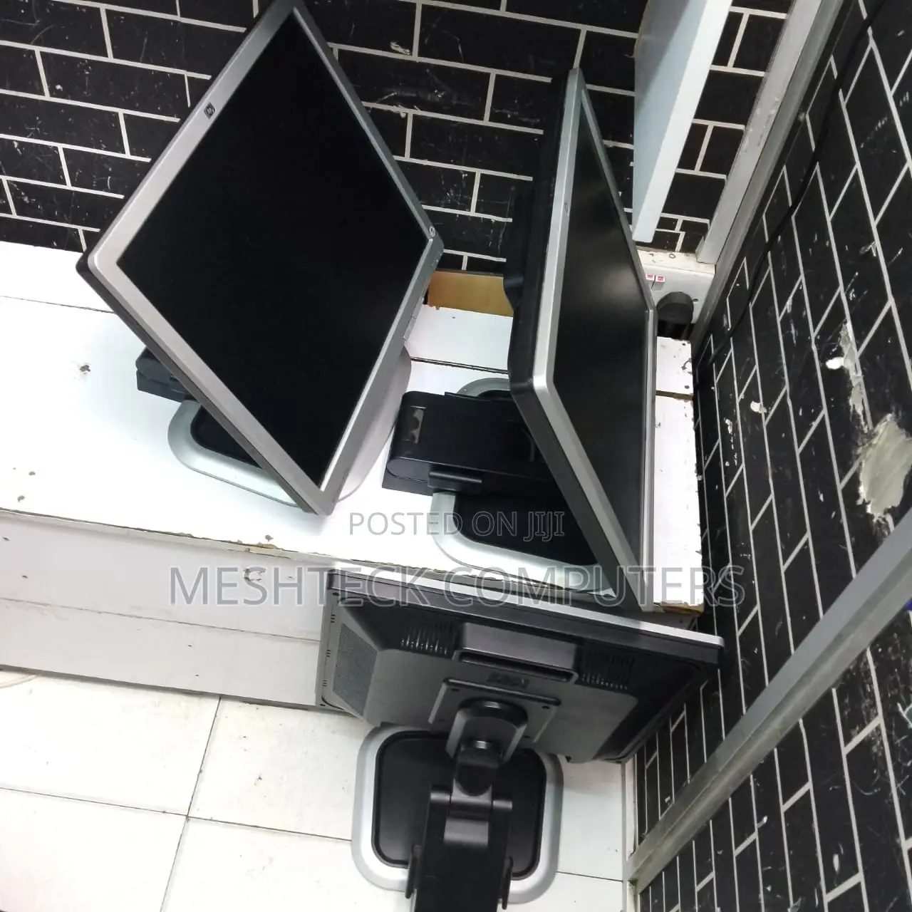 HP 19 Inches Computer Monitor