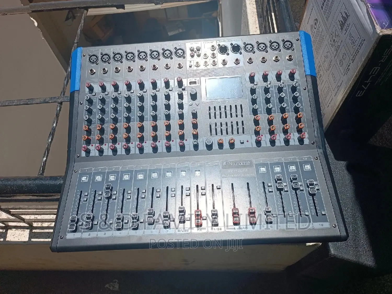 Soundcraft 12 Channels Powered Mixer PMY-USB