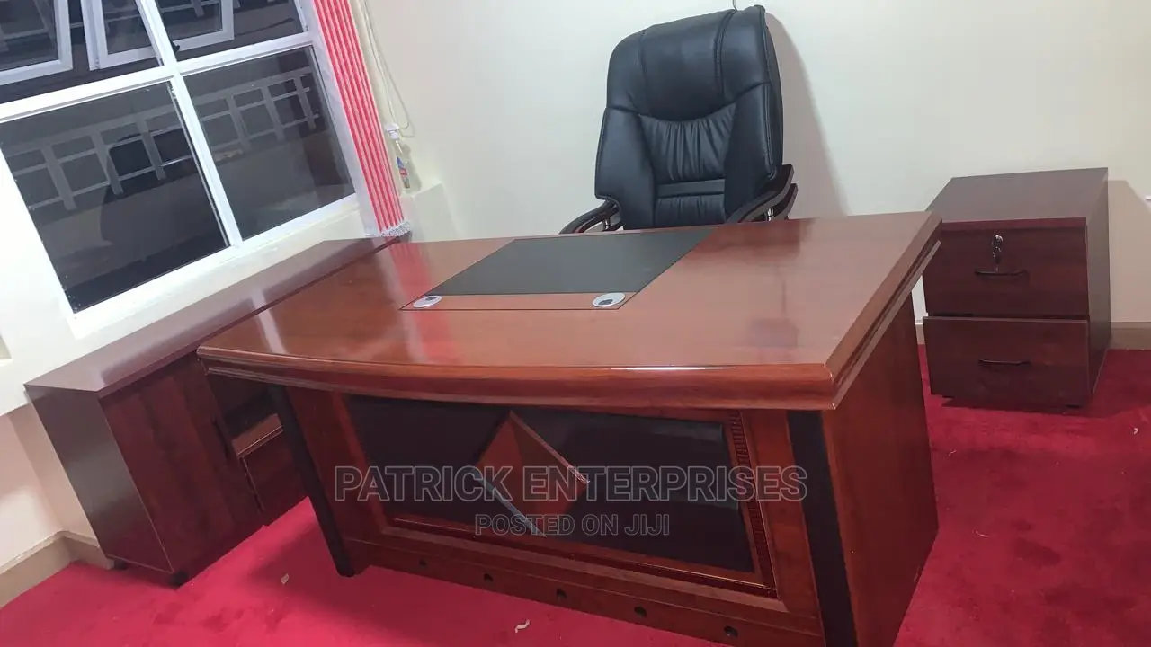 Executive Office Desk 1.6 MTRS