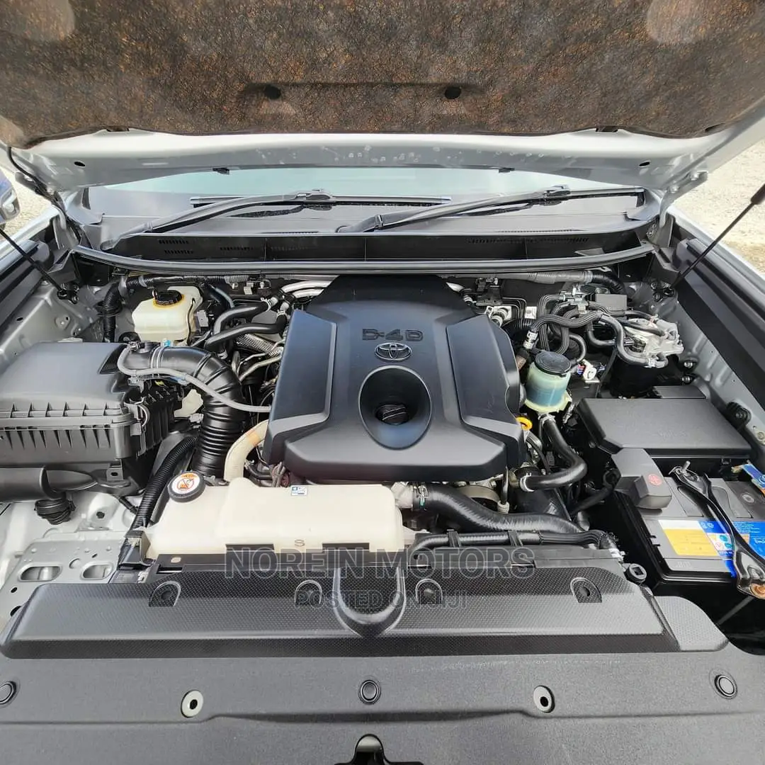 Toyota Land Cruiser Prado 2017 Silver