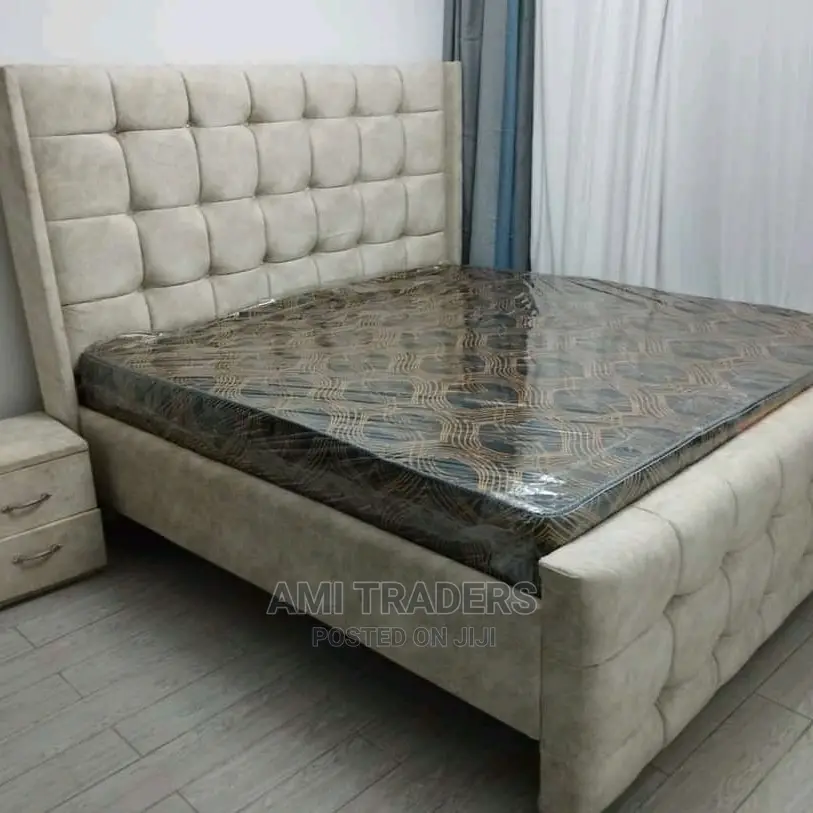 Queen Size Luxury Chester Bed