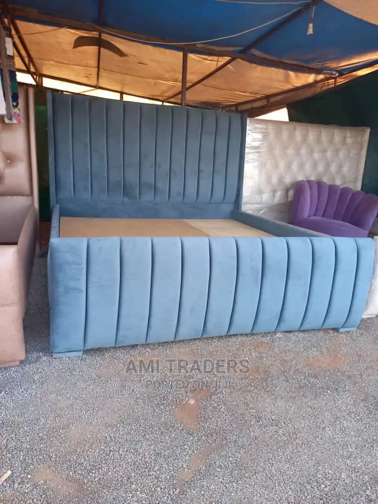 Blue Luxury Chester Bed (Queen Size)