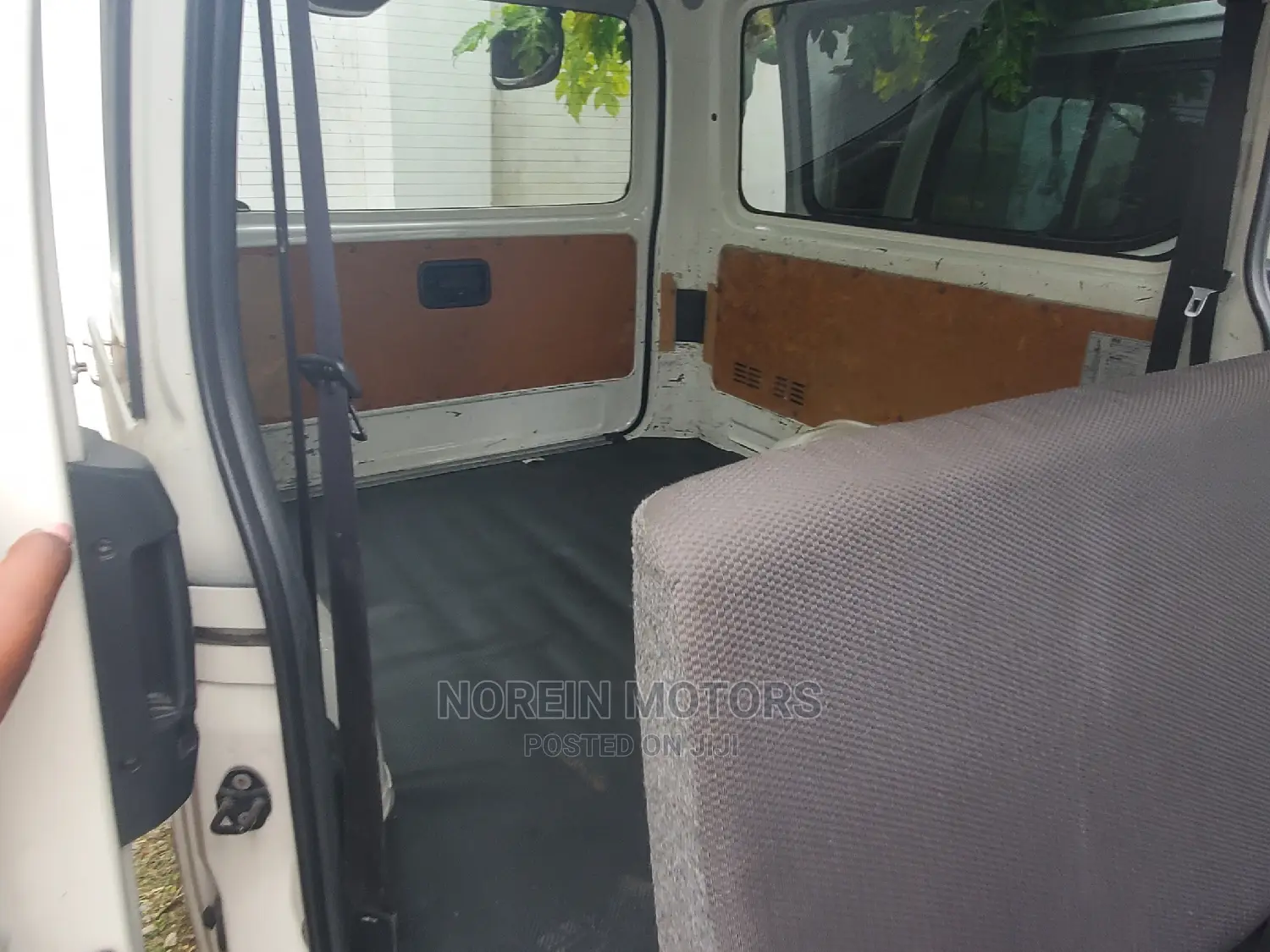 Toyota HiAce 2016 White