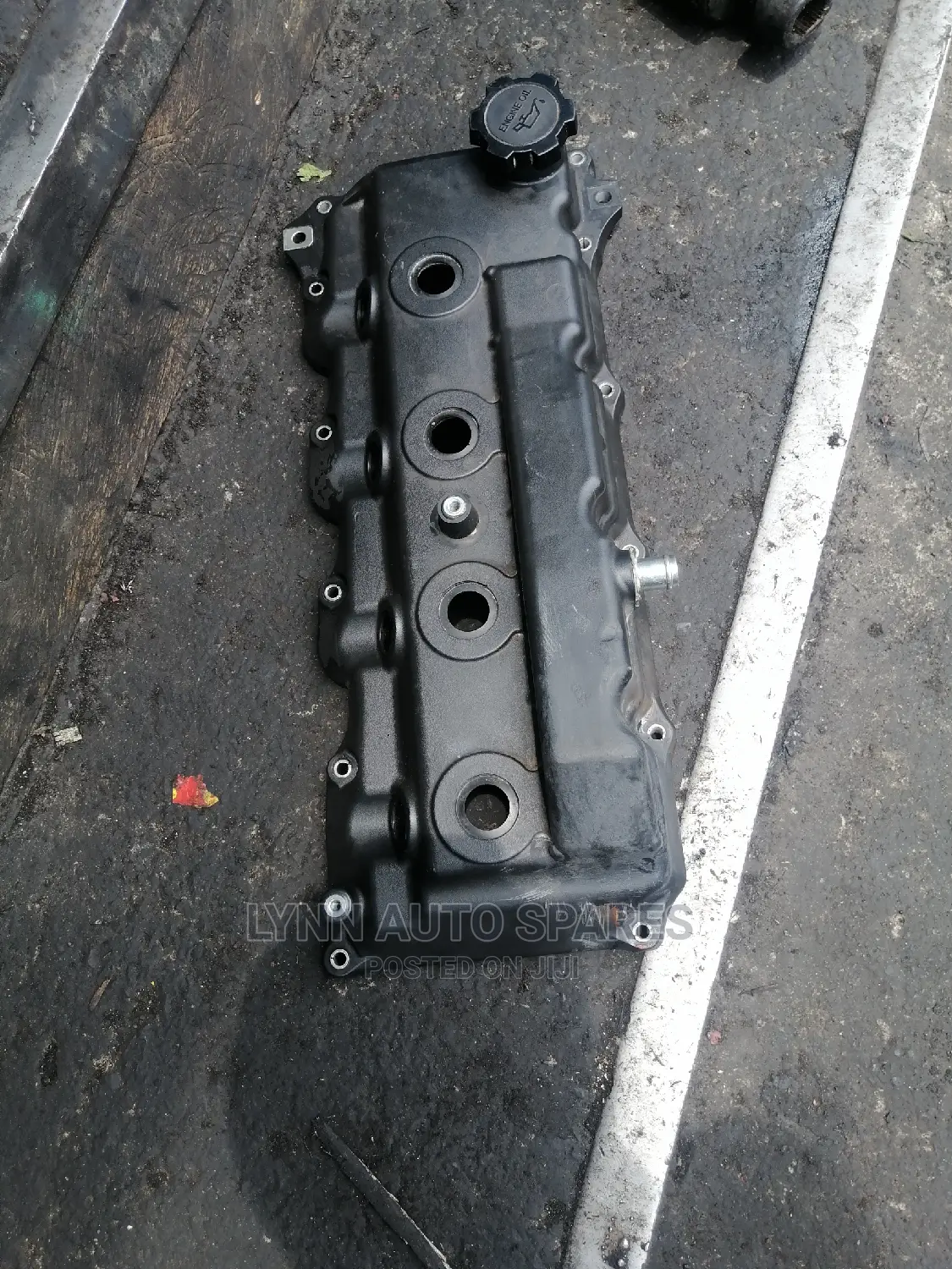 Toyota Hiace 1KD Engine Top Cover ( New Model)