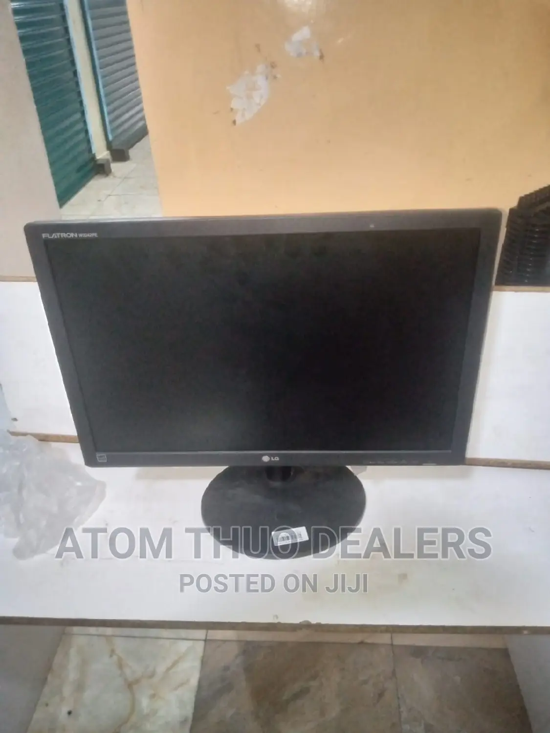 Samsung TFT Monitor 22 Inches - Refurbished
 
