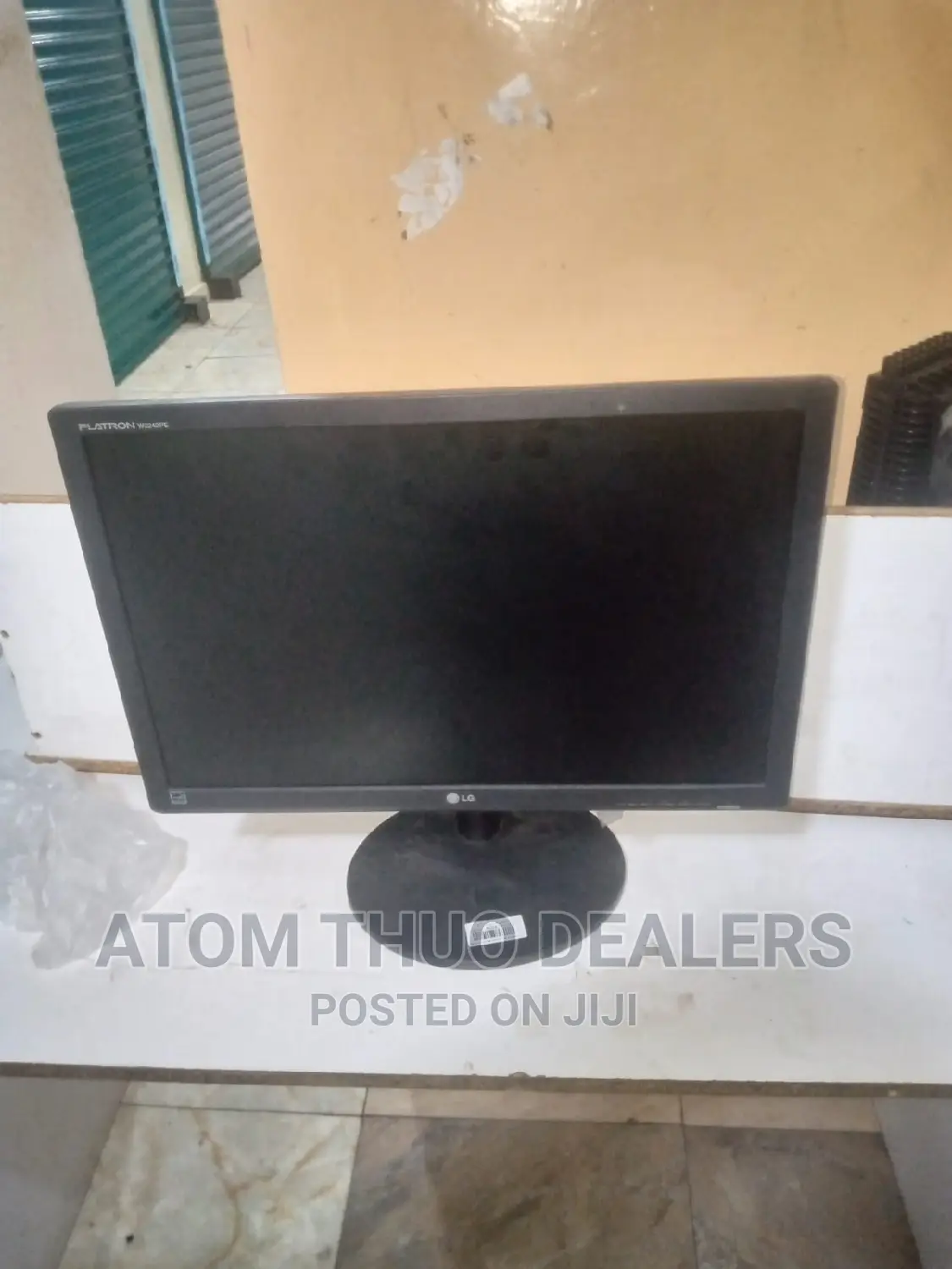 Samsung TFT Monitor 22 Inches - Refurbished
 