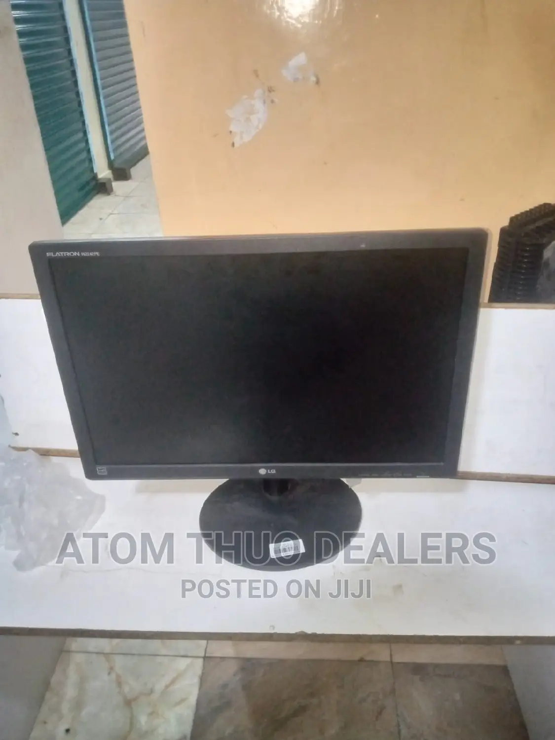 LG TFT Monitor 22 Inches - Refurbished