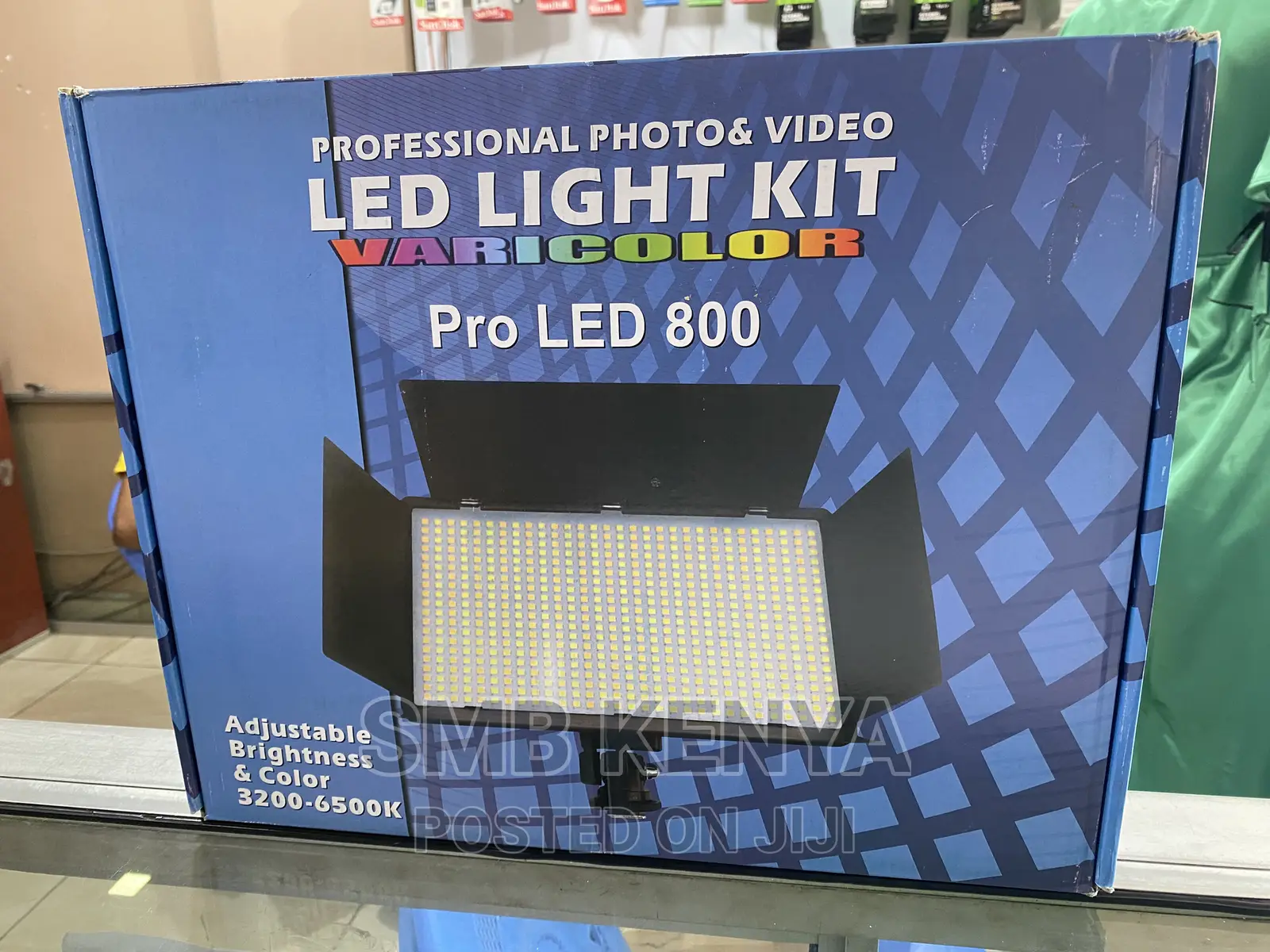 Universal Professional Pro Led 800 Video/Photo Light