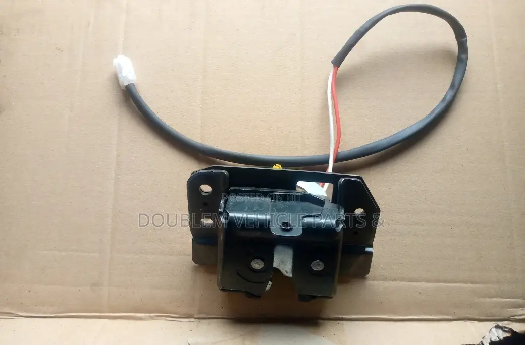 Bootlock Toyota Hiace 1993,1994 Onwards Shark/5l Boot Lock