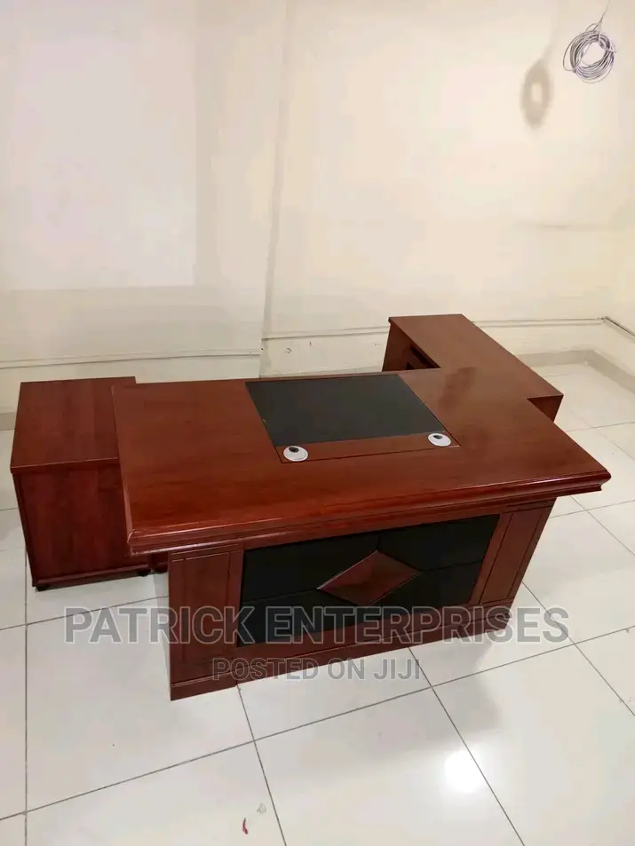Executive Imported Office Desk 1.6 MTRS
