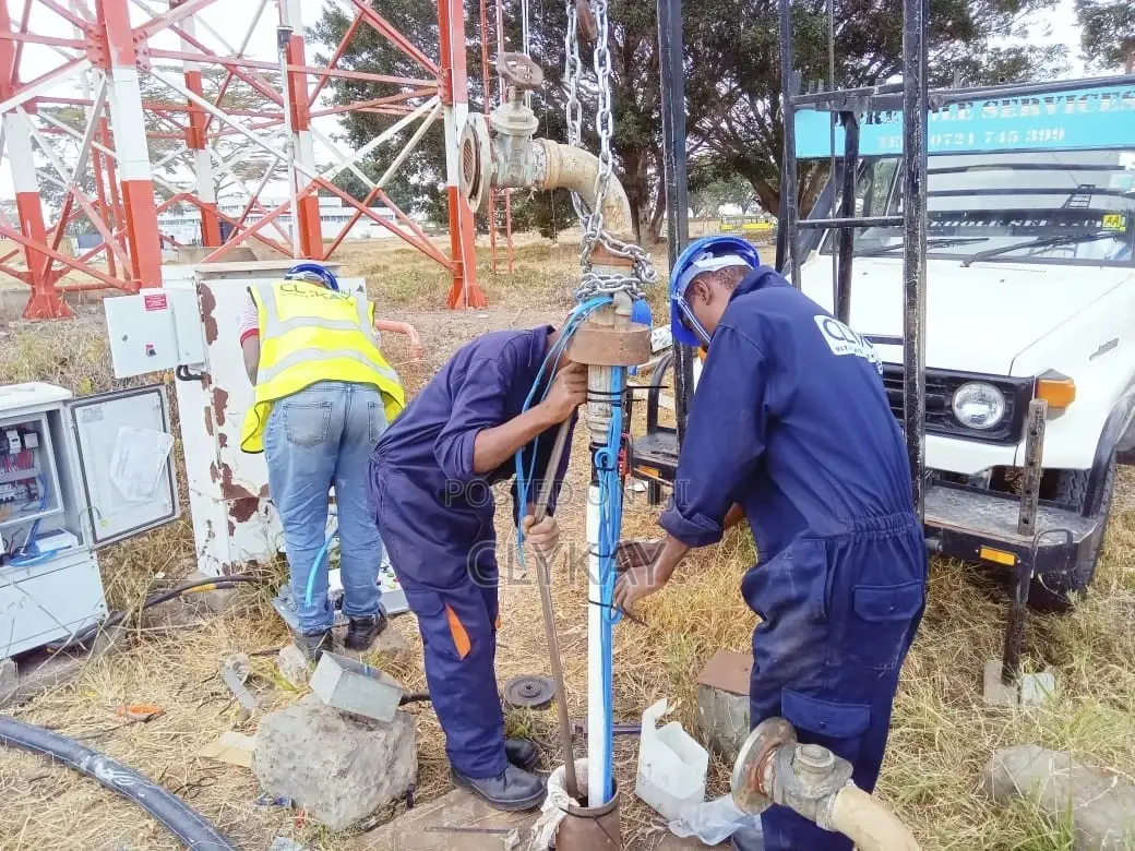 Submersible Pump Installation, Borehole Lifting and Lowering