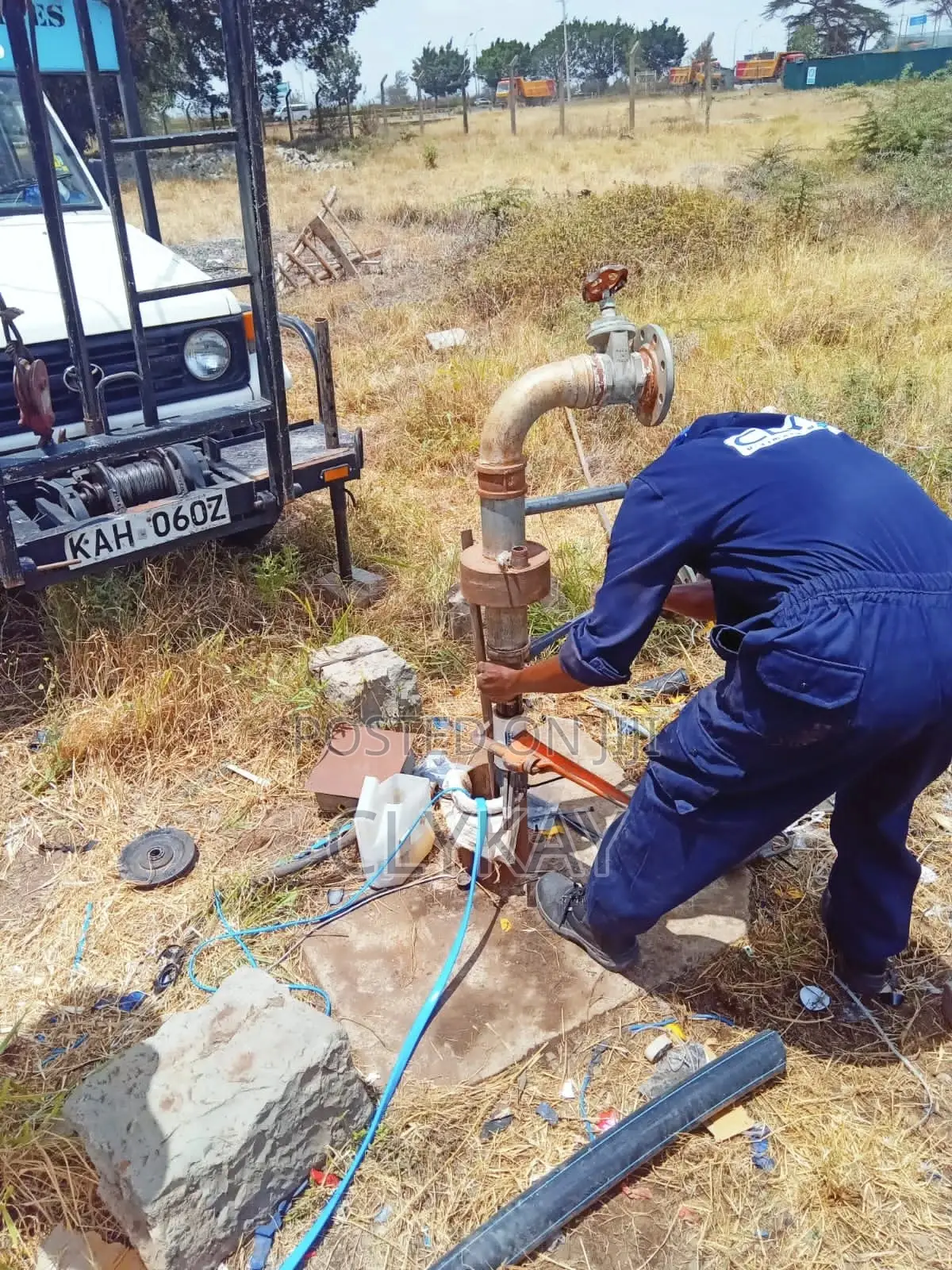 Submersible Pump Installation, Borehole Lifting and Lowering