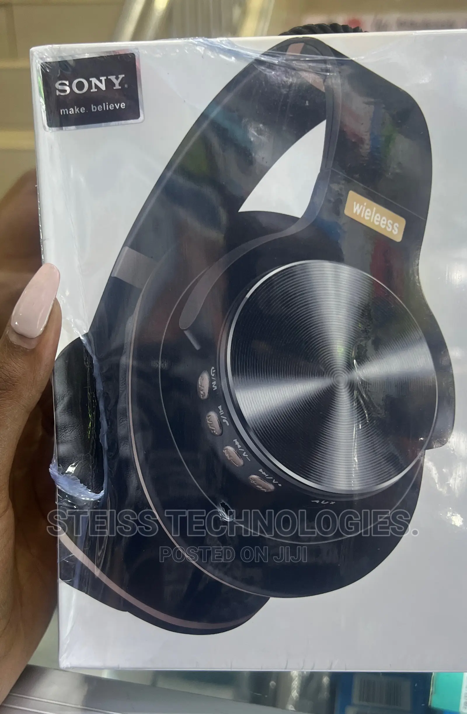 Sony LKD-900 Wireless Headphones.