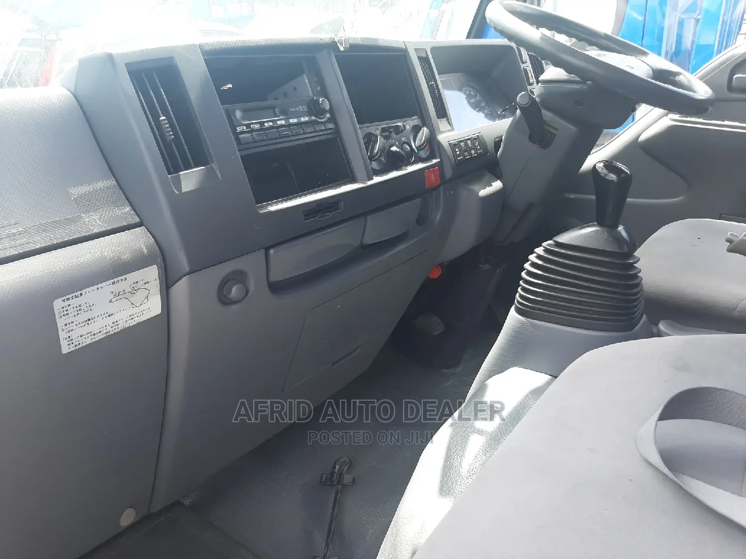 Isuzu ELF Truck 2017 Blue