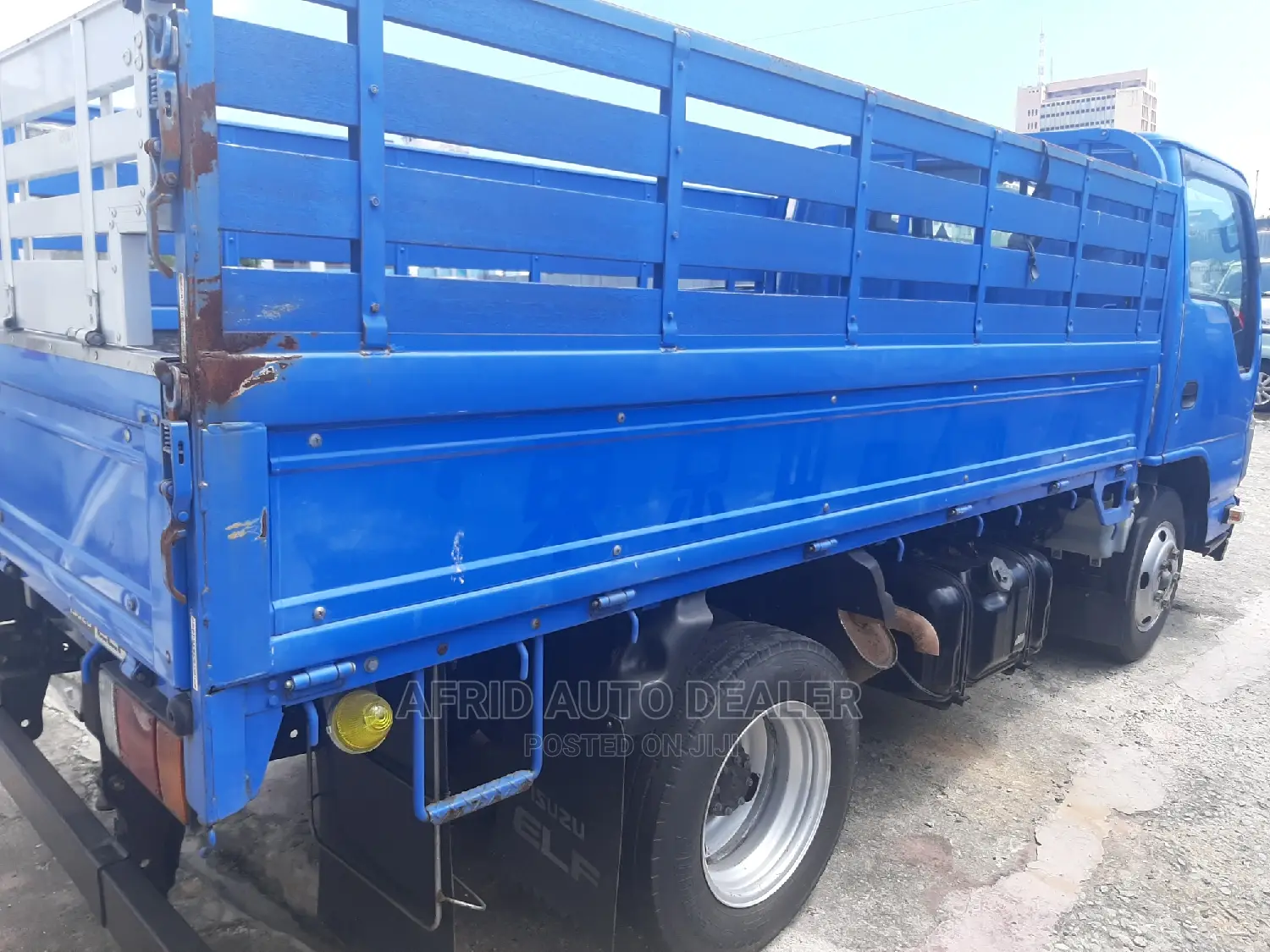 Isuzu ELF Truck 2017 Blue