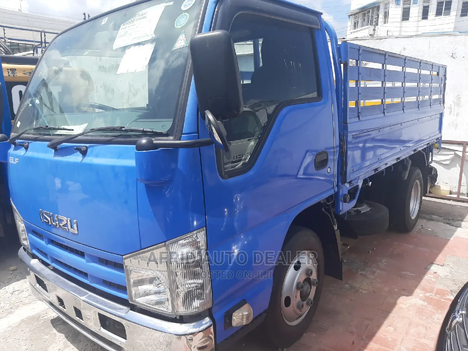 Isuzu ELF Truck 2017 Blue