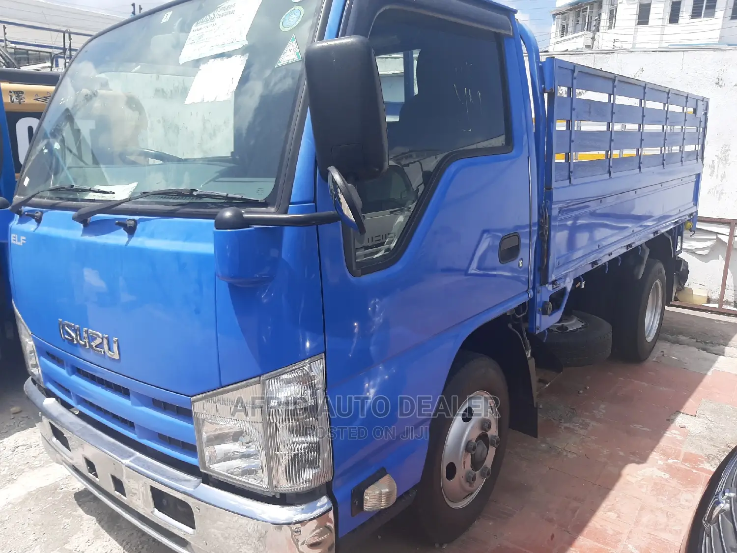 Isuzu ELF Truck 2017 Blue