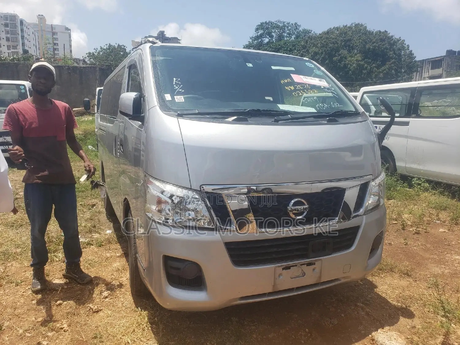 Nissan Caravan (Urvan) 2016 Silver