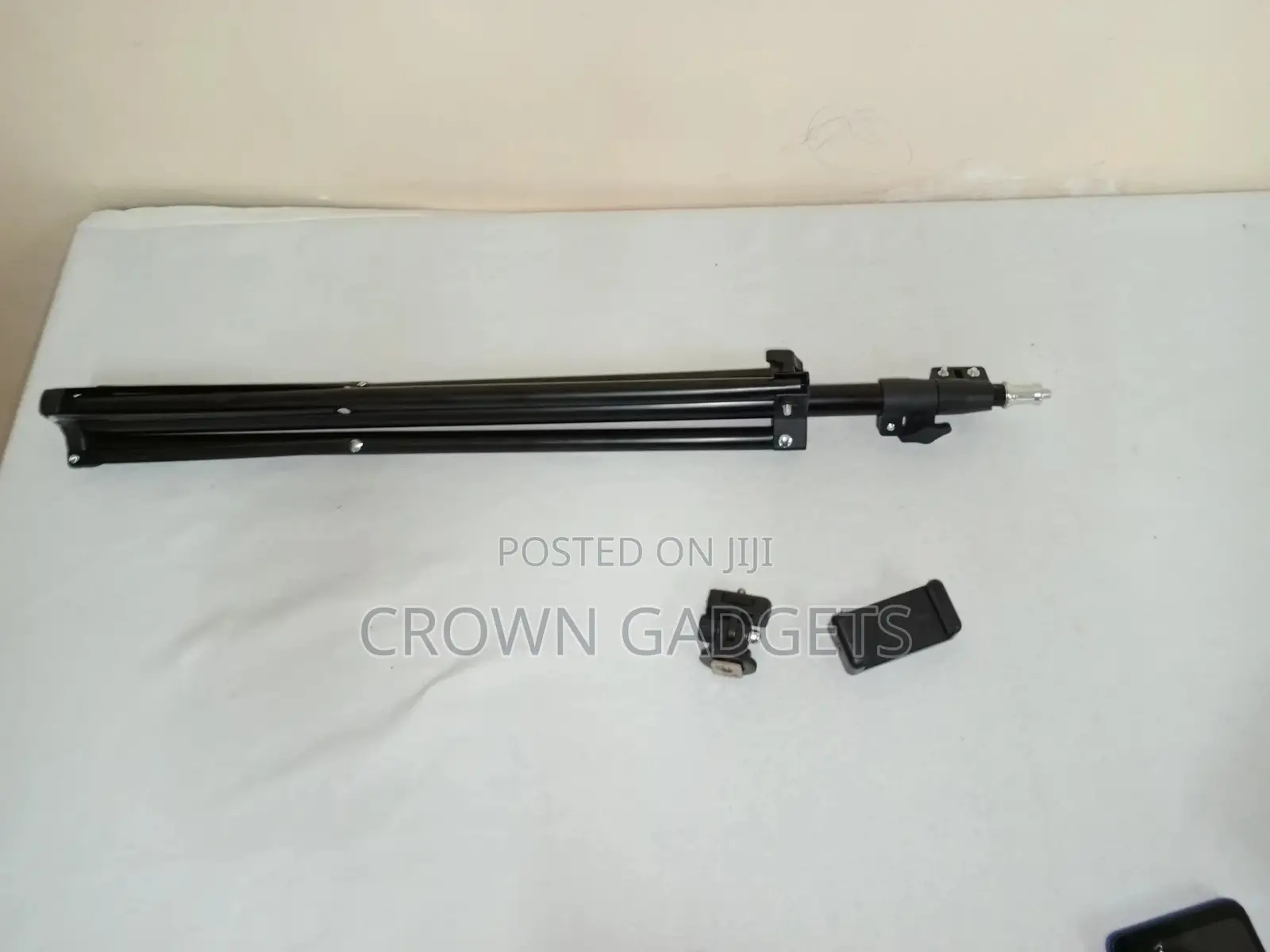 Adjustable Aluminium Alloy Tripod Stand Holder for Mobile